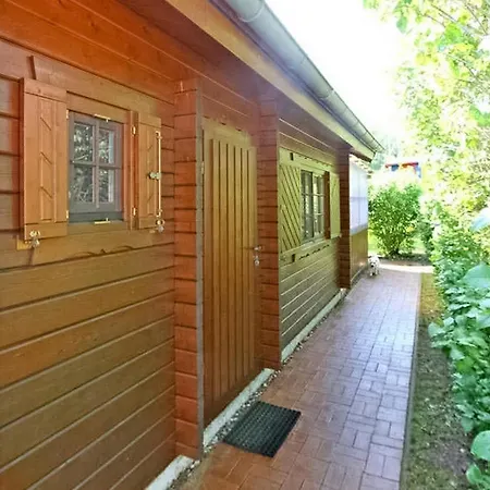 Cozy In Waren Mritz With Kitchen